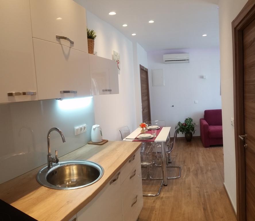 Apartments Ursic Mb Brela Esterno foto